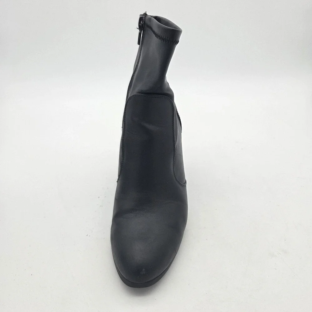 Forever 21 ankle Leather women booties Black size 7 4